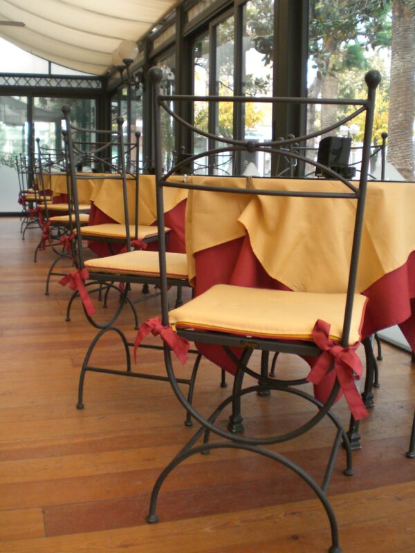 tavolo e sedie in ferro zincati e verniciati antracite