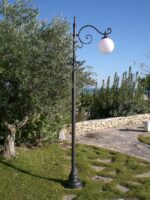 Lampione in ghisa e acciaio modello Ponza