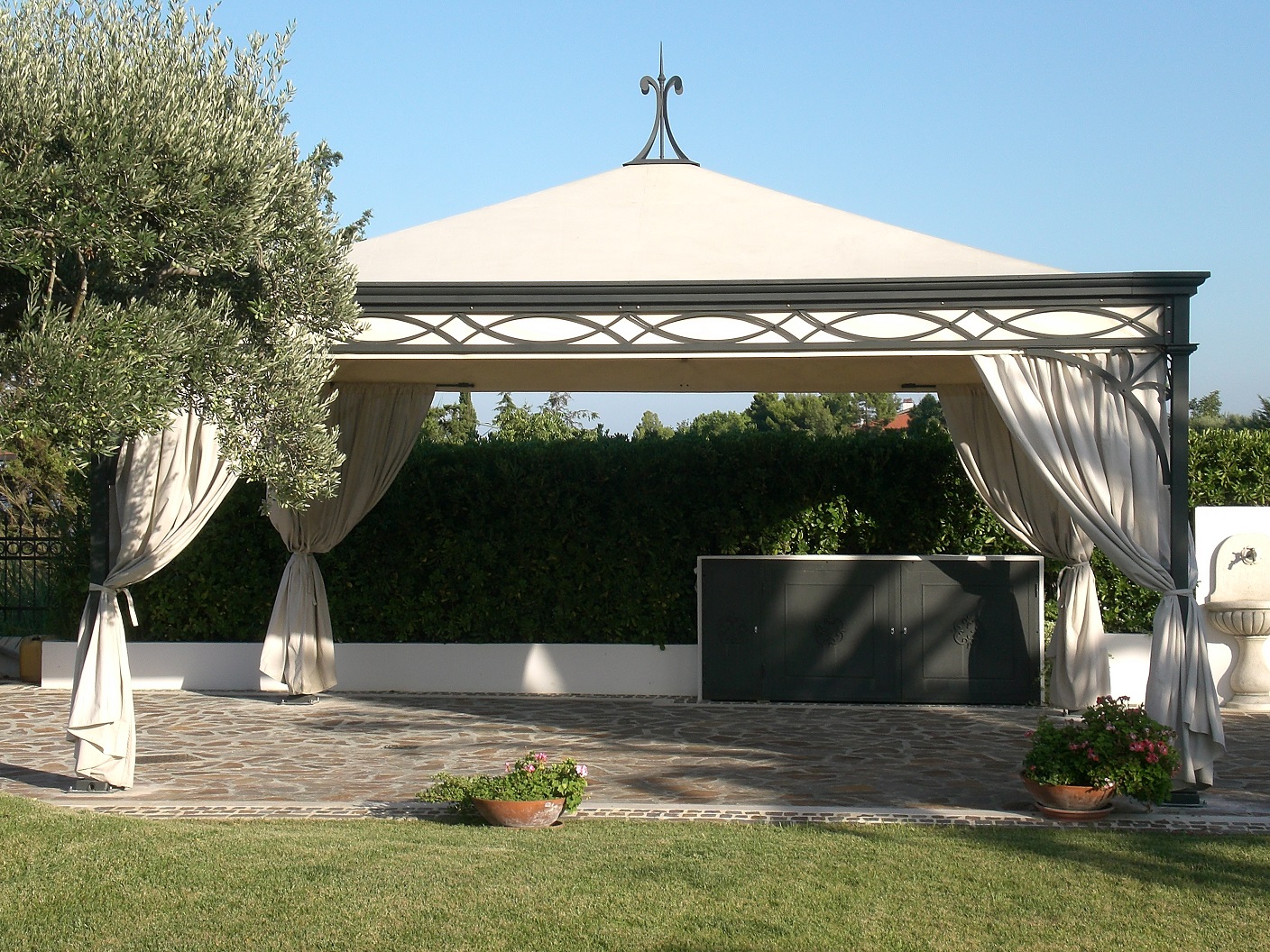 Gazebo in ferro battuto modello Topazio
