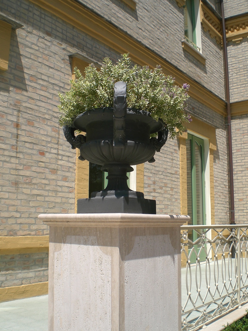 Vaso in alluminio modello Imperiale