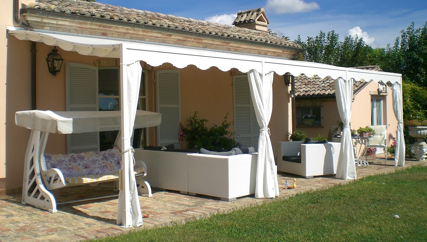 Pergola Ottoemezzo addossata