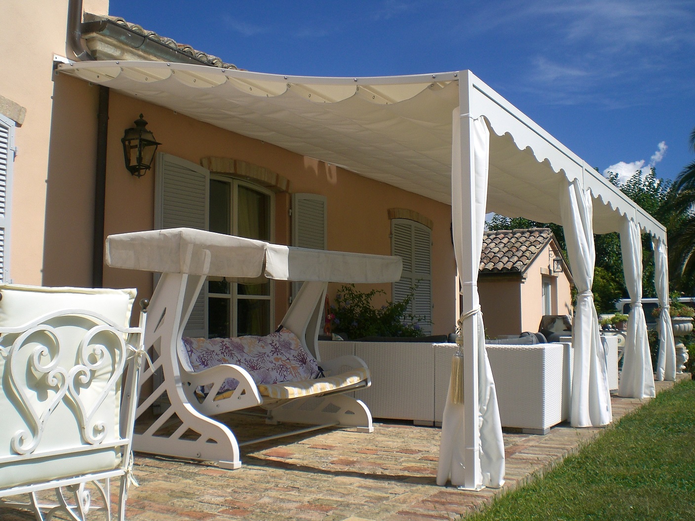 Pergola Ottoemezzo addossata