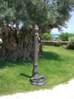 Fontana a colonna in ghisa modello Iside