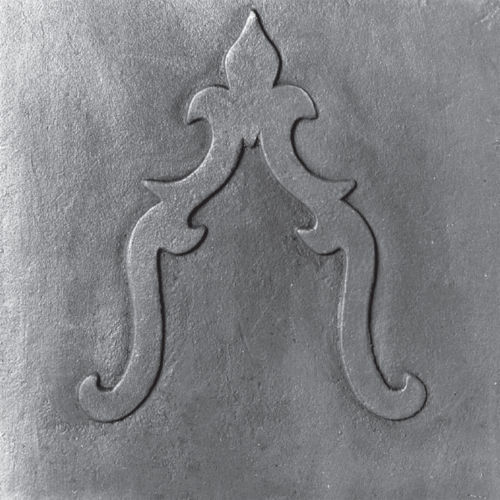 Lastra in ghisa decorata per camino