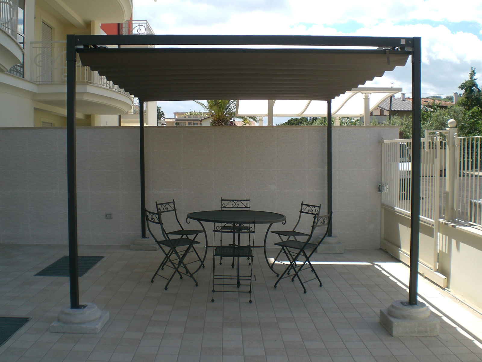 Gazebo con tetto scorrevole modello Zircone