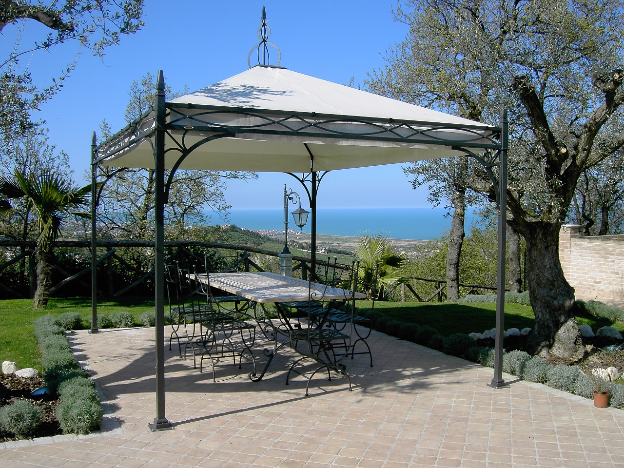 Gazebo in ferro battuto modello Smeraldo