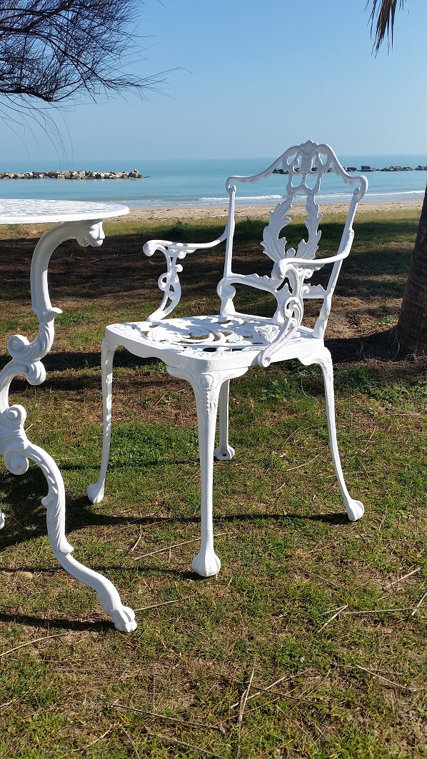 Poltrona in alluminio modello Laura