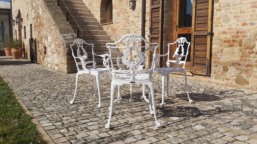 Poltrona in alluminio modello Laura