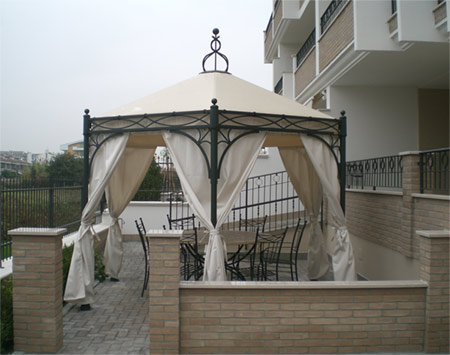 Gazebo in ferro battuto modello Rubino