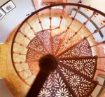 Scala a chiocciola Fiorata  Ø105, Ø125, Ø145 e Ø165 cm - immagine 2